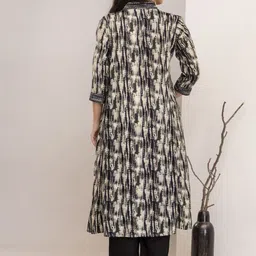 SINGNI Women Printed Regular Kurta with Trousers & With Dupatta image 5