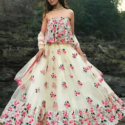 DIVASTRI Embroidered Sequinned Semi-Stitched Lehenga & Unstitched Blouse With Dupatta-picture-28