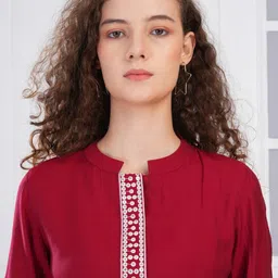 ARSA COUTURE Embroidered Tunic & Trousers Set image 4
