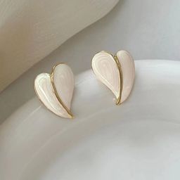 FIMBUL Heart Shaped Studs Earrings-image-29
