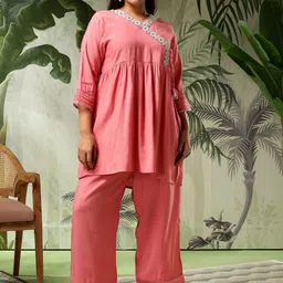 Bani Women Plus Size Embroidered Pure Silk v Tunic With Trousers-picture-18