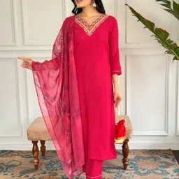 japnaam JAPNAAMEmbroidered Thread Work V-Neck Kurta With Trousers & Dupatta-picture-5