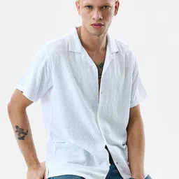 Snitch Men Textured Cuban Collar Casual Shirt-image-87