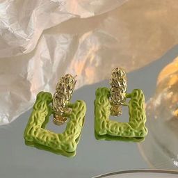 VAGHBHATT Gold-Plated Geometric Shaped Drop Earrings-45