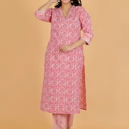 Aramya Women Printed Regular Patchwork Pure Cotton Kurta with Trousers-image-39