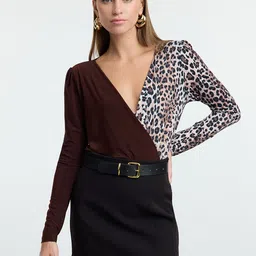 Trendyol Printed V-Neck Long Sleeves Bodysuit-11