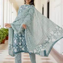 Anouk Rustic Floral Printed Mandarin Collar Pure Cotton Kurta With Trouser & Dupatta image 2