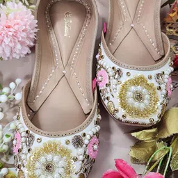 Fulkari Women Embellished Ethnic Mojaris Flats-image-58