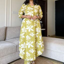 Aaysa Kurti Women Floral Printed Cotton Kurta with Trousers-image-95