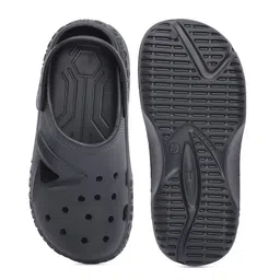 GRAGE Men Self Design Clogs image 4