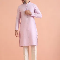 KISAH Men Checked Thread Work Kurta-12