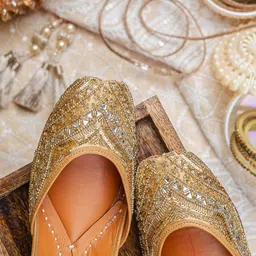 NR By Nidhi Rathi Women Embellished Ethnic Mojaris with Embroidered Flats-image-54