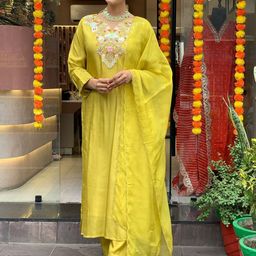 SHIJILA Women Embroidered Regular Kurta with Trousers & With Dupatta-image-37