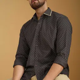 Mculine Men Standard Spread Collar Micro Ditsy Printed Cotton Casual Shirt-image-90