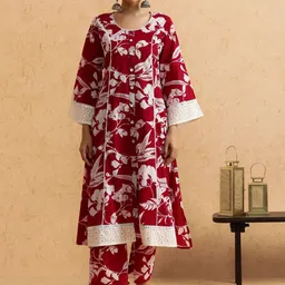 STYLEBAAZI Floral Printed Panelled Pure Cotton Straight Kurta With Trouser-picture-27