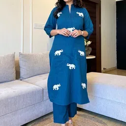 Aaysa Kurti Embroidered Pure Cotton V-Neck Top With Trousers Co-Ords-picture-58