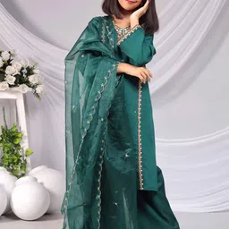 misbis Girls Embroidered Regular Kurti with Palazzos & With Dupatta-image-1