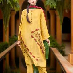 Phulkari Forever Colourblocked Dupatta with Phulkari-image-77