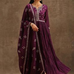 Growdamy Floral Embroidered Notch Neck Empire Anarkali Kurta & Trousers With Dupatta-35