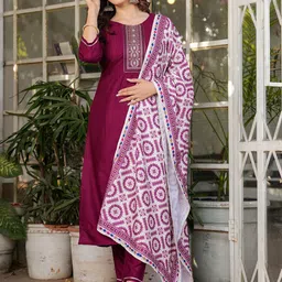 JAPNAAM Women Ethnic Motifs Yoke Design Kurta with Trousers & Dupatta image 3