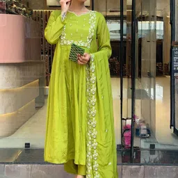 URMIR FASHION Women Embroidered Kurta With Trousers & Dupatta-58