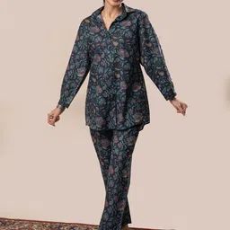 GULABOSITABO Printed Shirt & Trousers Co-Ords-picture-58