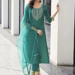 SKYLEE Women Floral Embroidered Kurta with Trousers & Dupatta-26