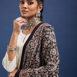Taavi Ethnic Motif Printed Pure Cotton Dupatta image 5