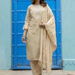VredeVogel Women Floral Embroidered Regular Chanderi Silk Kurta with Trousers & With Dupatta-picture-53