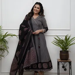 Happy Design Chevron Printed Angrakha Thread Work Kurta With Trousers & Dupatta-picture-47