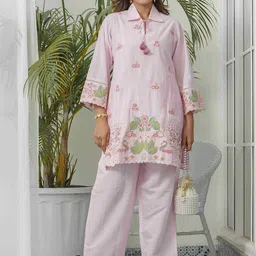 Sangria Floral & Swan Embroidered Shirt Collar Roman Silk Tunic With Trousers-image-8