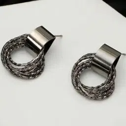 Honbon & Black Metal Earrings-picture-40