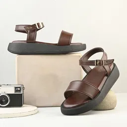 knoos Flatform Sandals with Buckles-31