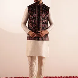 SOJANYA Men Regular Dupion Silk Kurta with Pyjamas-14
