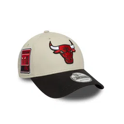 New Era Men Embroidered Chicago Bulls Snapback Cap-52