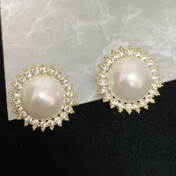 DressBerry Gold Plated Pearls Circular Studs-6