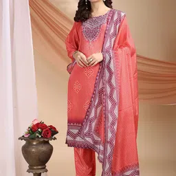 DIVASTRI Women Bandhani Printed Regular Aari Work Kurta with Trousers & Dupatta-image-18