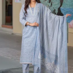 Aaghnya Floral Printed V-Neck Straight Kurta With Trousers & Dupatta-30