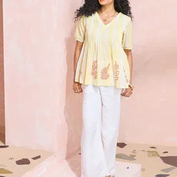 Taneira Floral Printed V-Neck Pure Cotton A-Line Top-picture-19