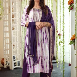Aaghnya Women Ethnic Motifs Printed Regular Straight Kurta & Trousers With Dupatta-13