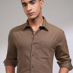 HIGHLANDER Men Spread Collar Textured Cotton Formal Shirt-image-61