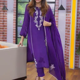 DIVASTRI Women Ethnic Motifs Embroidered Regular Gotta Patti Kurta with Trousers & With Dupatta-image-97