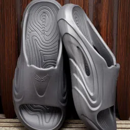 BERSACHE Men Self Design Clogs image 3