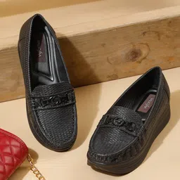 VALIOSAA Women Textured Loafers-image-83