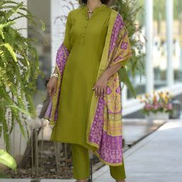 BE IN TEXO FAB Women Regular Thread Work Kurta with Trousers & With Dupatta image 4