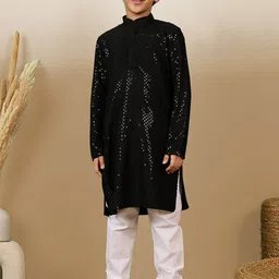 Here&Now X Sanwara Boys Ethnic Motifs Embroidered Regular Chikankari Pure Cotton Kurta with Trousers-22