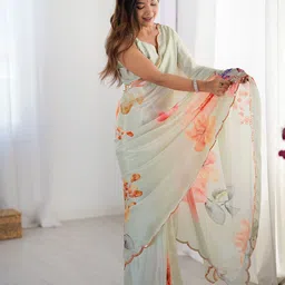 Thishma Floral Printed Mirror Work Saree-image-66