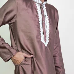 KUNDALI KAKSHAY Men Ethnic Motifs Embroidered Regular Thread Work Kurta with Pyjamas image 4