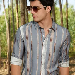 Campus Sutra Men Comfort Fit Spread Collar Vertical Striped Casual Shirt-image-79