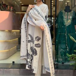 Moda Rapido Floral Embroidered Regular Thread Work Kurta with Trousers & With Dupatta image 2